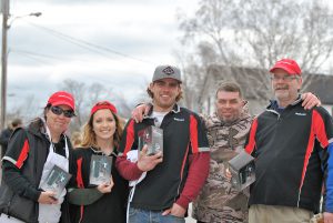 2017pix 2 Runner Up If Findalls Tean In Bath Tub Race